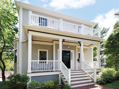 40 Pleasant St, Newton, MA, 02459