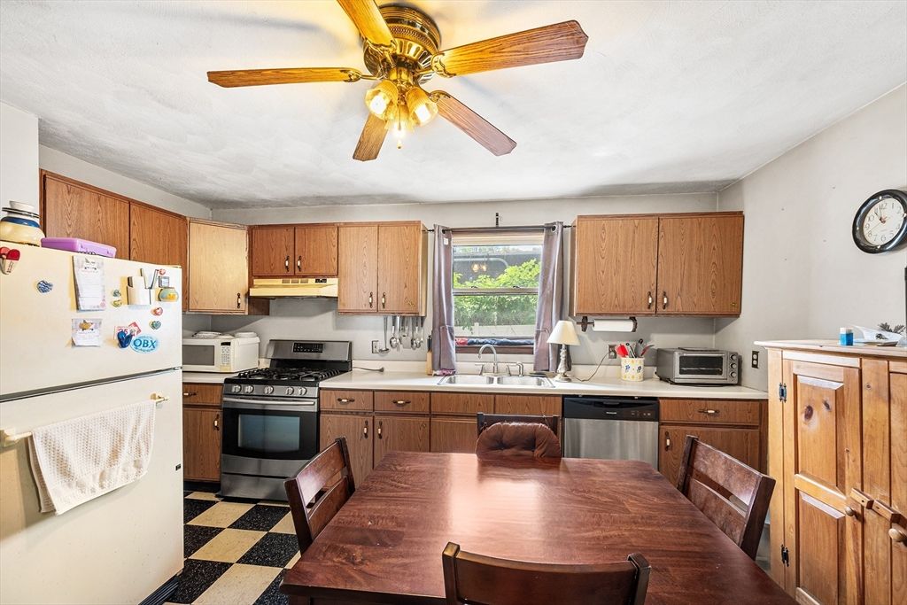 8 Myrtle St, Lynn, MA - View 3