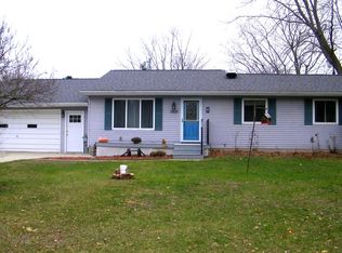 2639 Fish Lake Rd, Lapeer, MI 48446