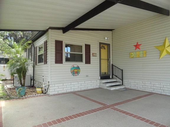 3rd image of 810 Egret Ln