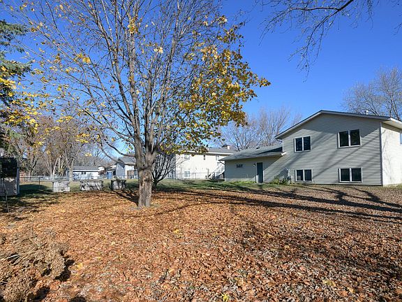 4th image of 553 Aberdeen Dr