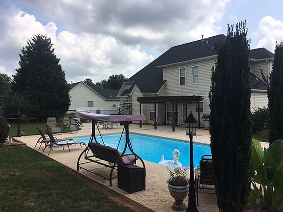 3rd image of 4399 Timberwood Dr