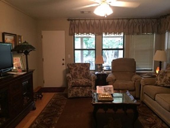 3rd image of 1001 Kouba Dr