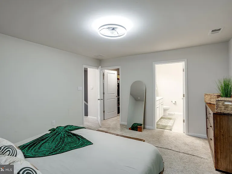 104 Levis Dr — Photo 17
