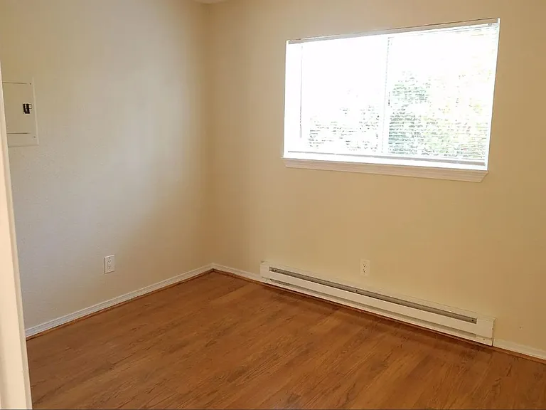 10725 Myers Way S — Photo 7