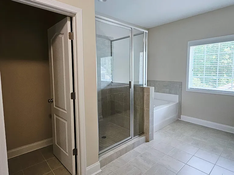 5790 Highland Grove Dr — Photo 14