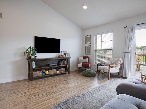 3rd image of 1615 Big Sky Ct