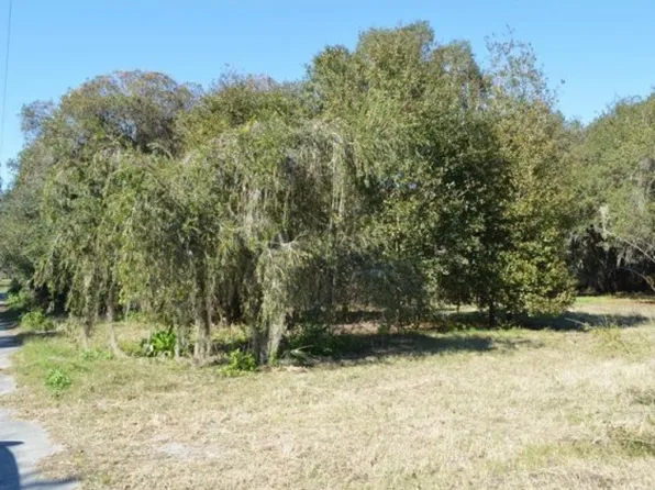 2402 Berry Rd, Plant City, FL 33567