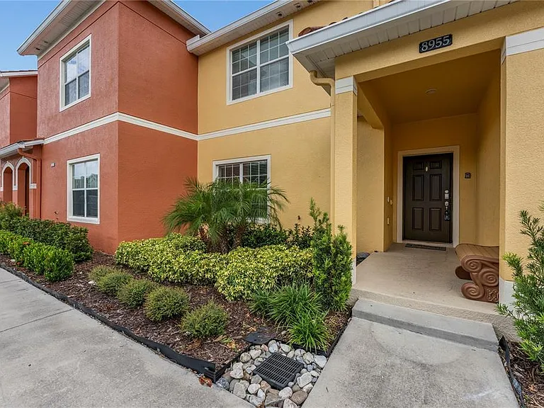8955 Bismarck Palm Rd — Photo 2