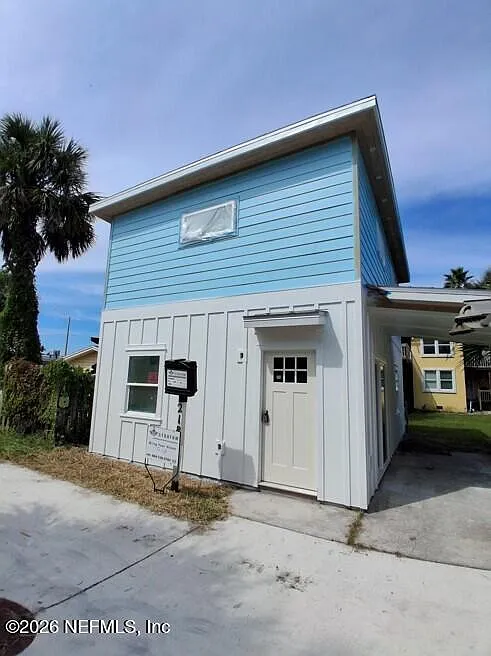 218 7th Ave S