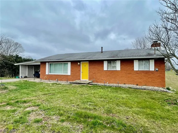 1603 New England Ridge Rd, Washington, WV 26181