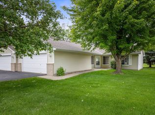 817 Greensview Ct NW, Hutchinson, MN 55350