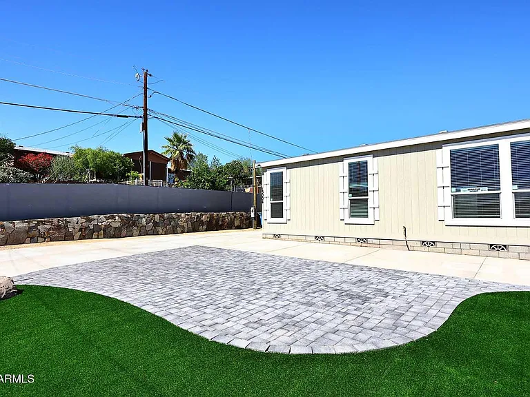 13004 N 19th Pl — Photo 31