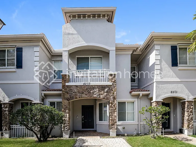 8273 SW 29th St #102 — Photo 1