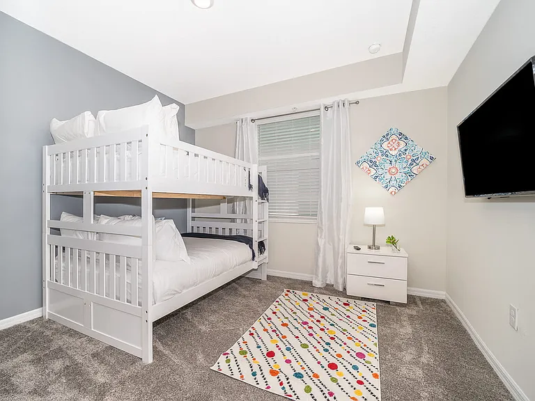 Paradox Cir — Photo 12