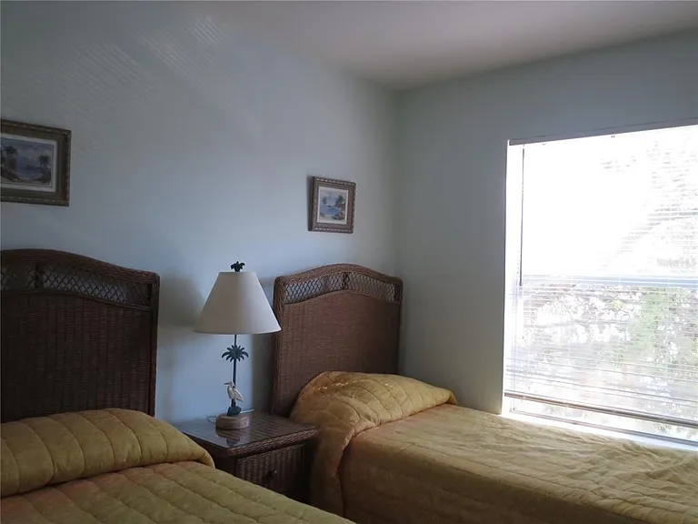 2806 Club Cortile Cir #B — Photo 30