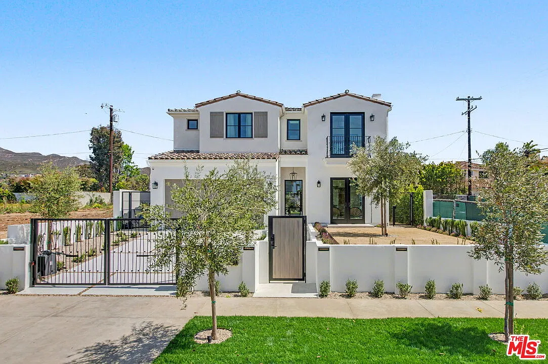 5 bed, 5.5 bath, 3954 sqft, $25,000 — Photo 1