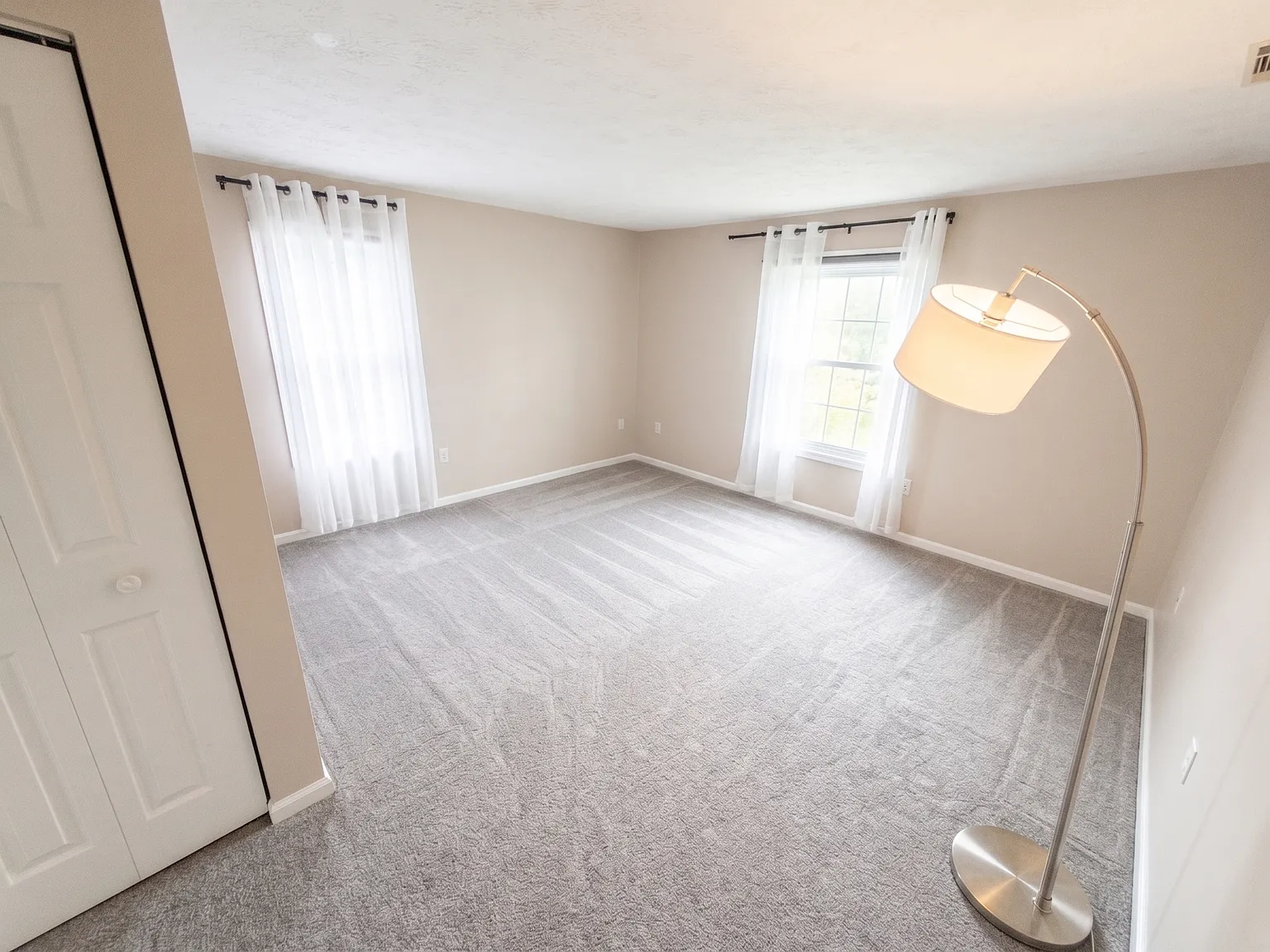 823 Stratford Way - Apt K — Photo 2