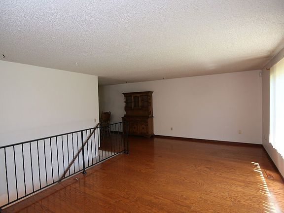 5th image of 2508 W Sunnybrook St