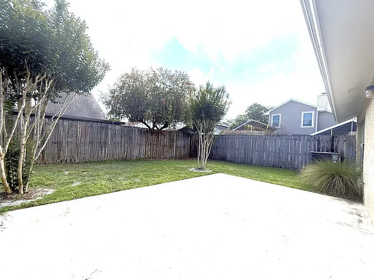463 E Springtree Way — Photo 38