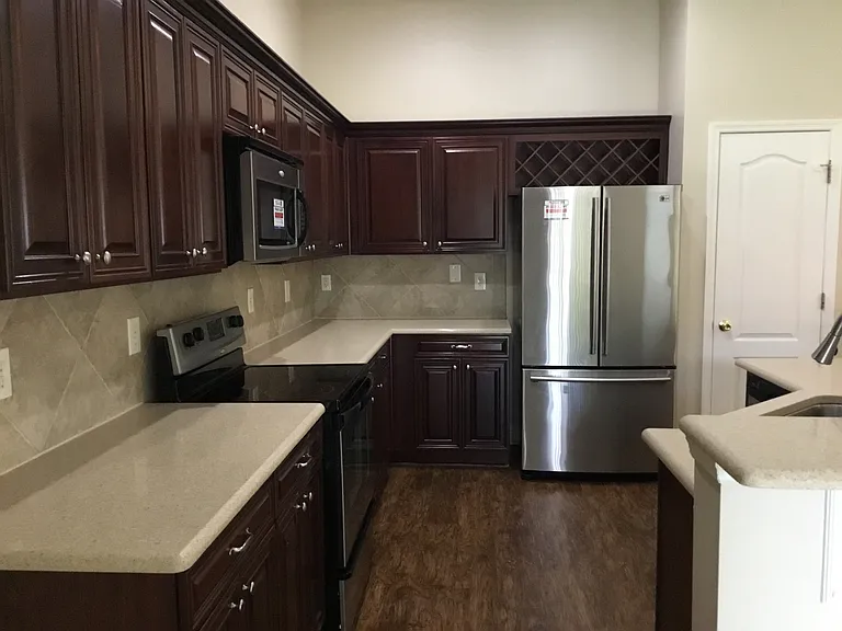 2320 Brian Lakes Dr E — Photo 3