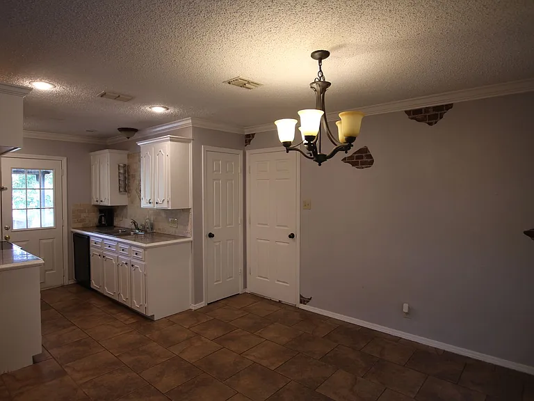 9319 Kelly Green St — Photo 5