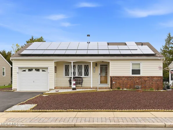 38 Westbrook Drive, Toms River, NJ 08757