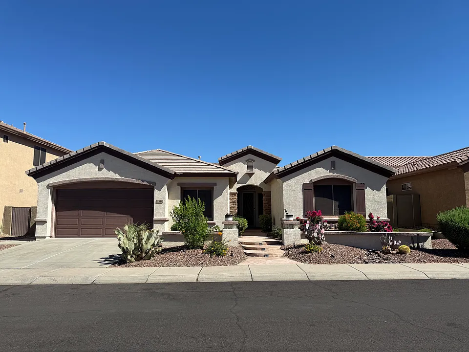 2344 W Clearview Trl