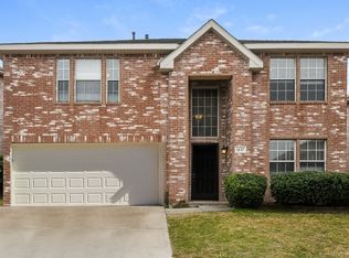 1137 Whistle Stop Dr, Saginaw, TX 76131