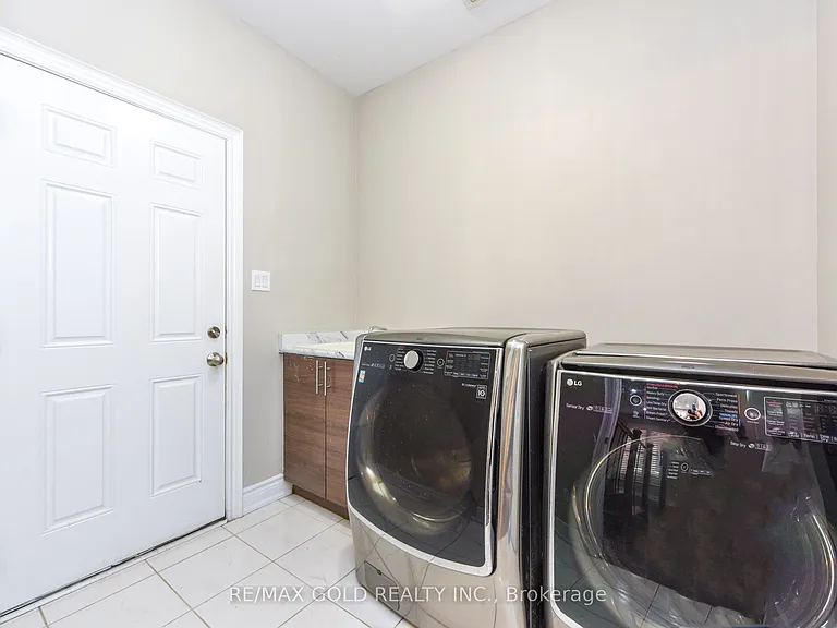 1270 McPhedran Point — Photo 12