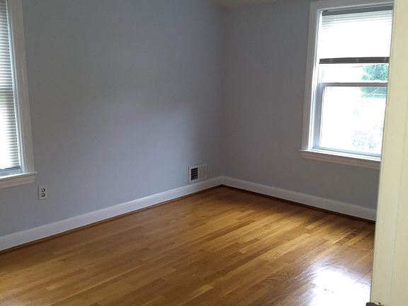 Second bedroom (10 x 12)