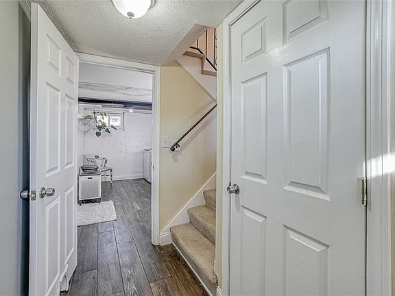 3rd image of 4732 Overton Ave