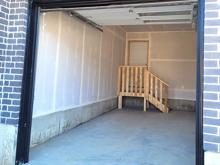 51 Wilkinson Ave — Photo 20