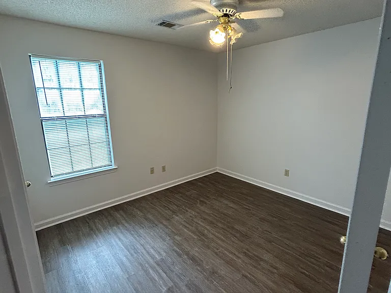 2305 Coraltree Dr — Photo 6