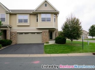 1061 Drew Dr, Woodbury, MN 55129