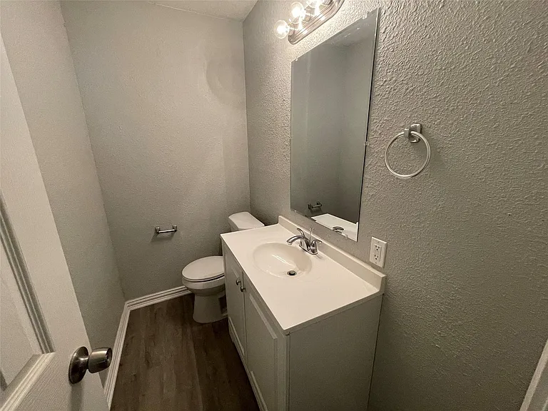 5748 Bowling Dr — Photo 11