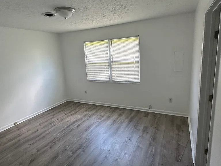 1488 Kingswood Way — Photo 3