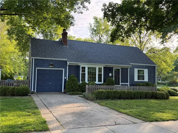 4300 W 71st Ter, Prairie Village, KS 66208