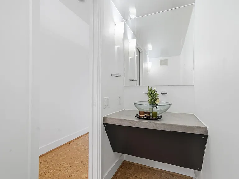 7002 Newcastle St — Photo 16