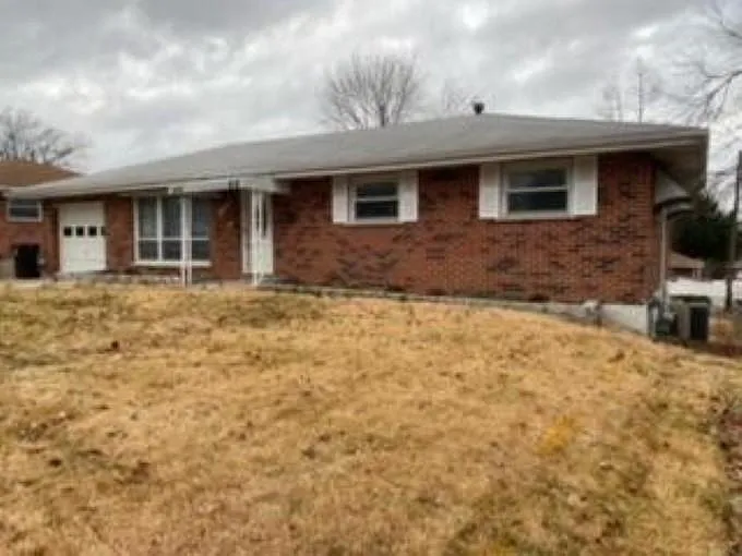 1145 Darding Dr photo 1