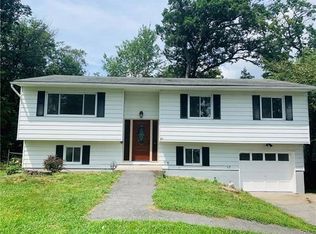 23 Woodland Ave, Middletown, NY 10940
