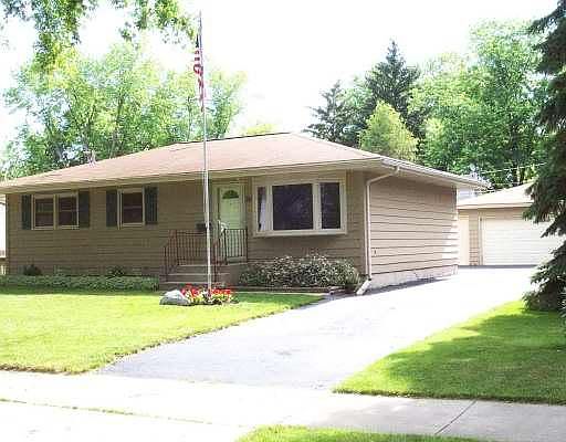 1st image of 741 N Redwood Dr
