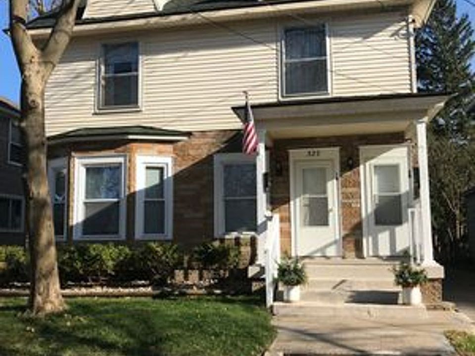 1st image of 322 Diamond Ave NE