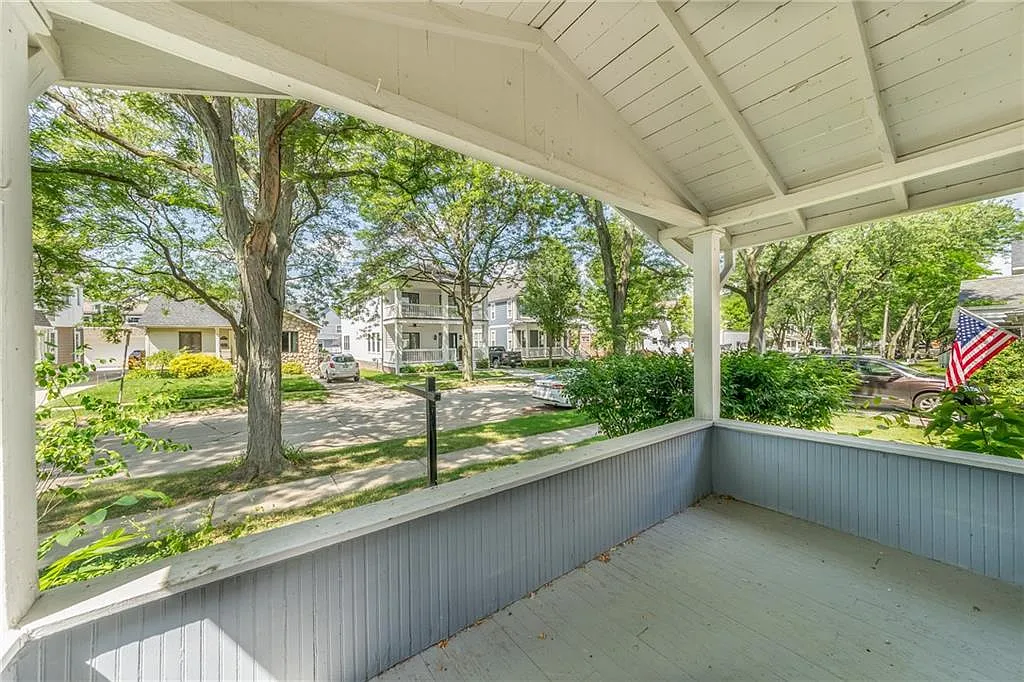 Building Photo - 1226 Bird Ave #1