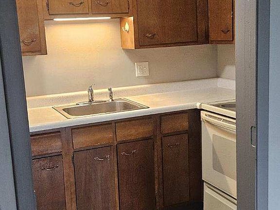 2nd image of 435 Lakeview Dr APT 106