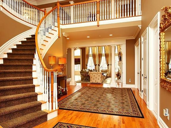 Stunning 2-Story Foyer