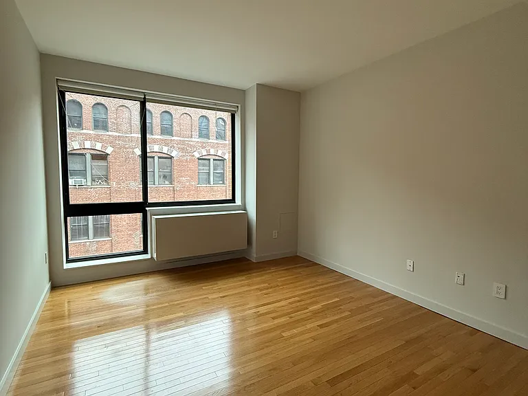 537 W 27th St #5G — Photo 6