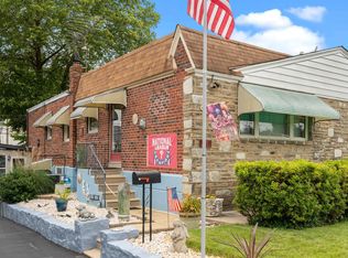 2010 Tomlinson Rd, Philadelphia, PA 19116