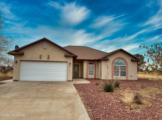 985 E Geneva St, Pearce, AZ 85625