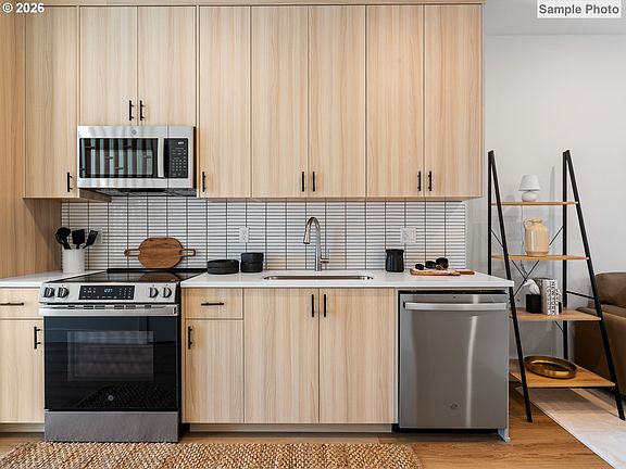 5th image of 261 N Skidmore St #4